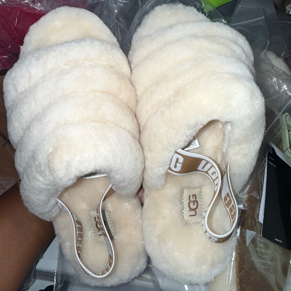 UGG youth fluff yeah Cream color sandal new no box - Picture 1 of 3